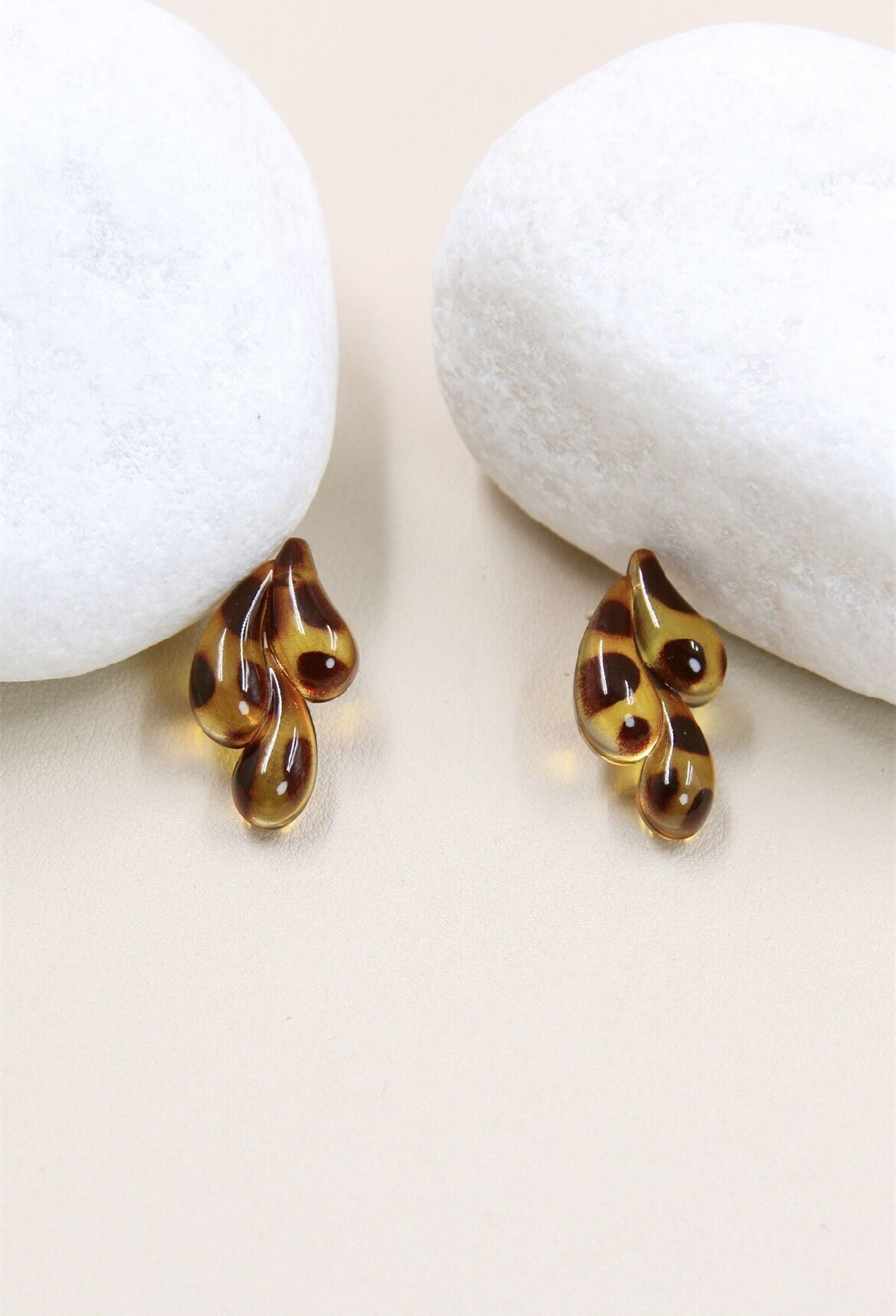 Orecchini pendenti in acciaio inossidabile con motivo leopardato - Eleganza selvaggia