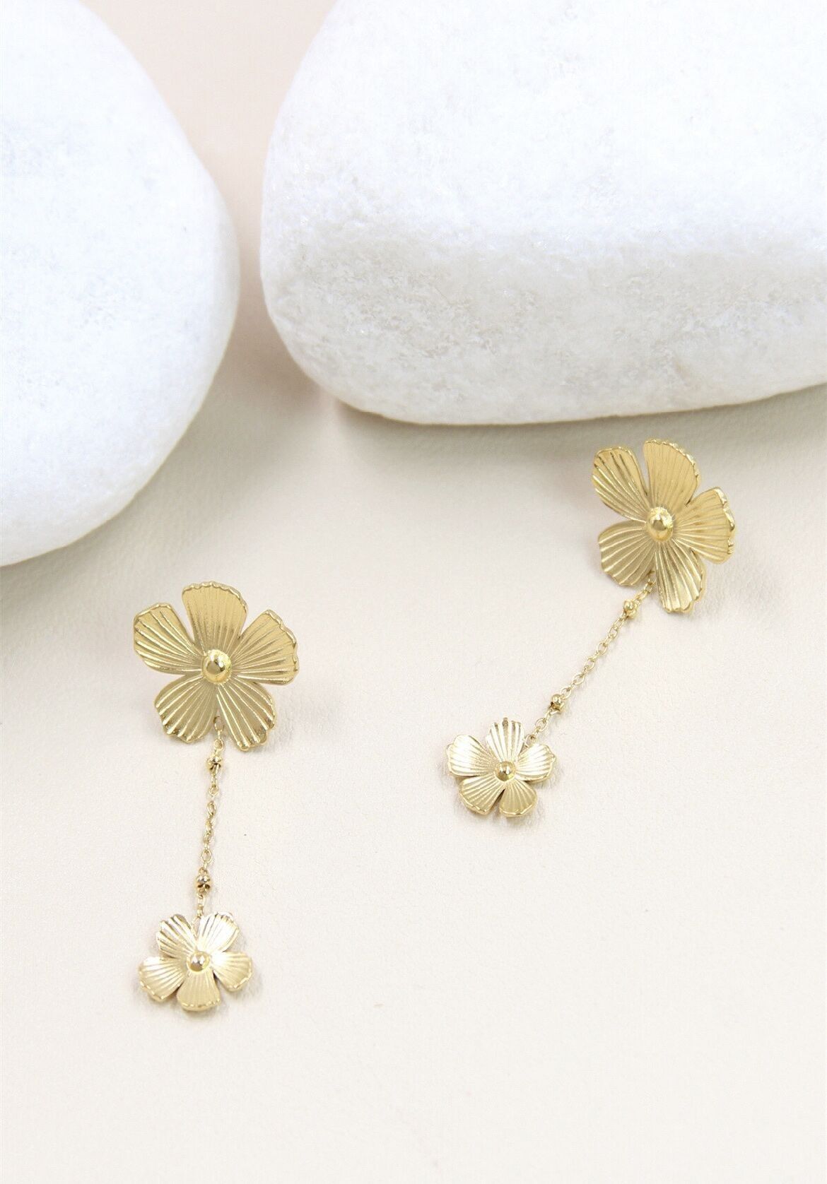 Orecchini a forma di fiore in acciaio inossidabile - Gioielli eleganti