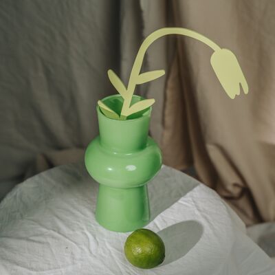 Tulipán - flor verde de madera, decoración floral minimalista, pieza de estilo dopamina