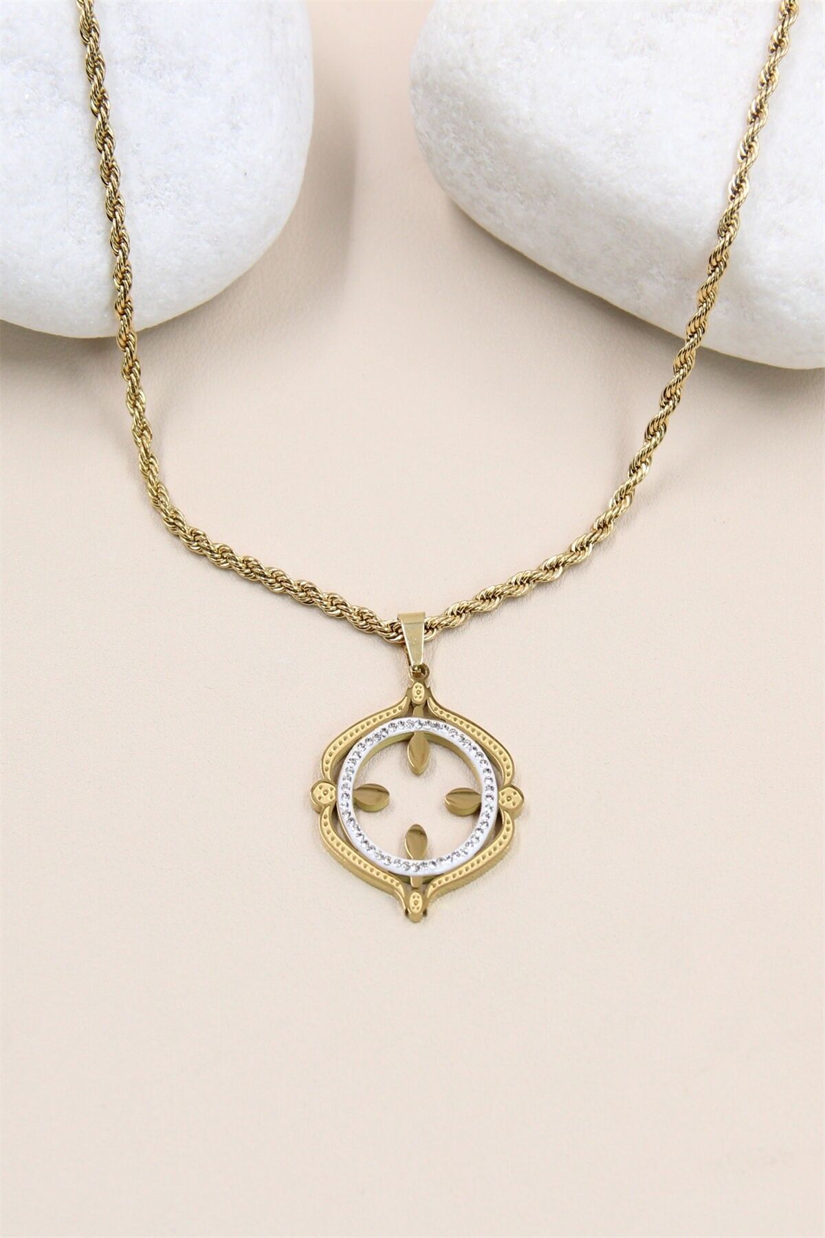 Collana geometrica in acciaio inossidabile con strass
