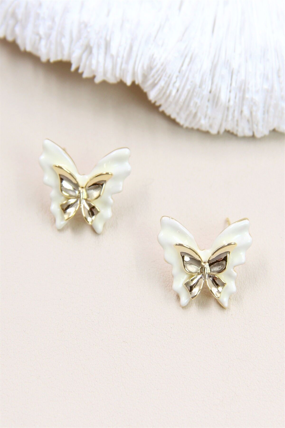 Orecchini a bottone a forma di farfalla smaltati in argento 925