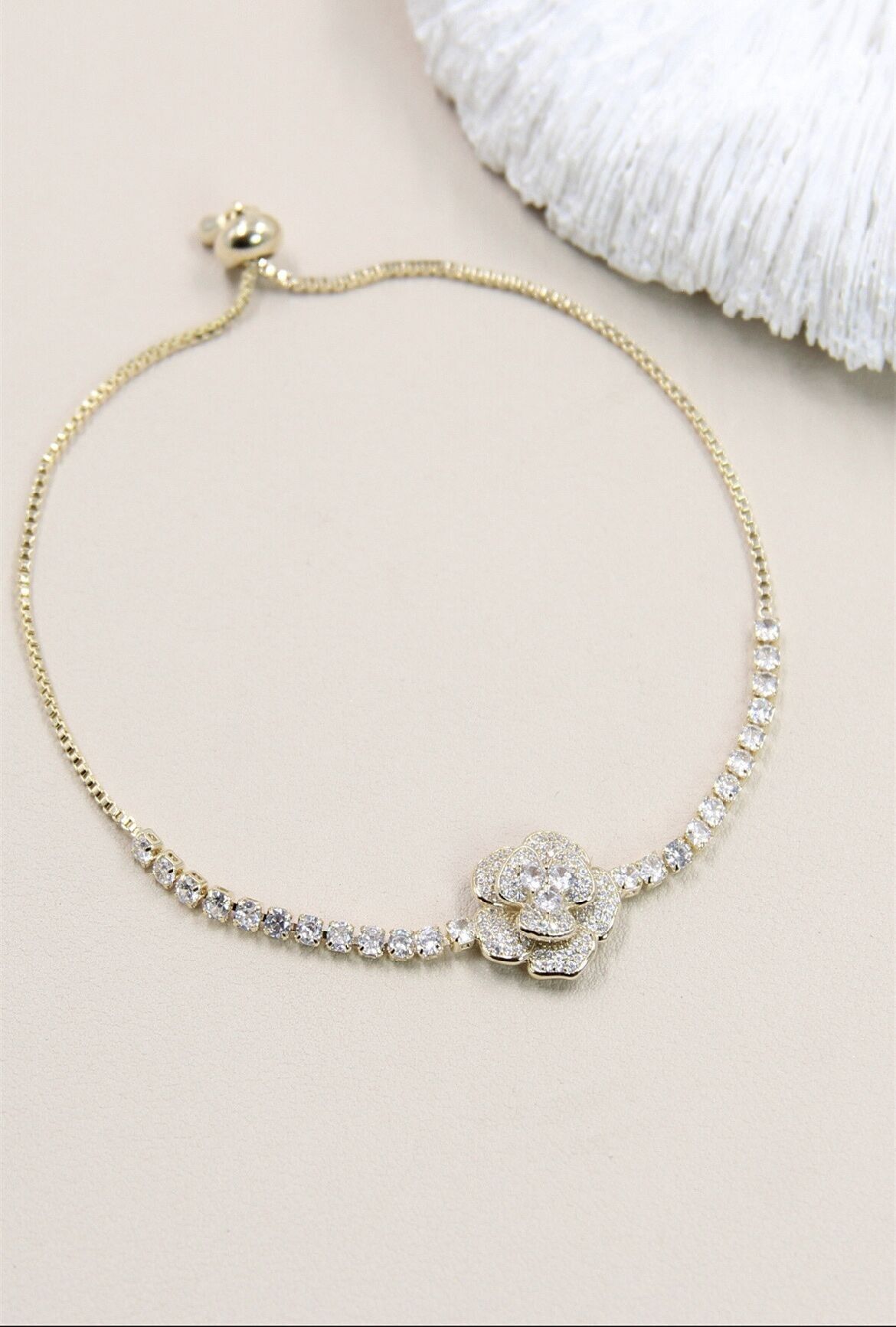 Braccialetto scorrevole regolabile con fiore e cristallo - Un grazioso gioiello