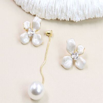 Pendientes de flores decorados con cristal sobre tallo de plata 925