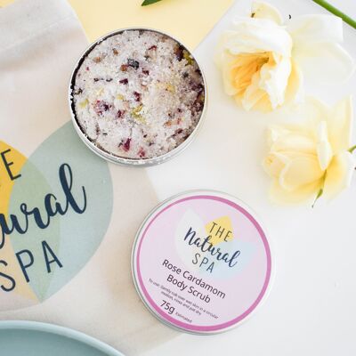 Exfoliante corporal de rosa y cardamomo (3 tamaños diferentes)