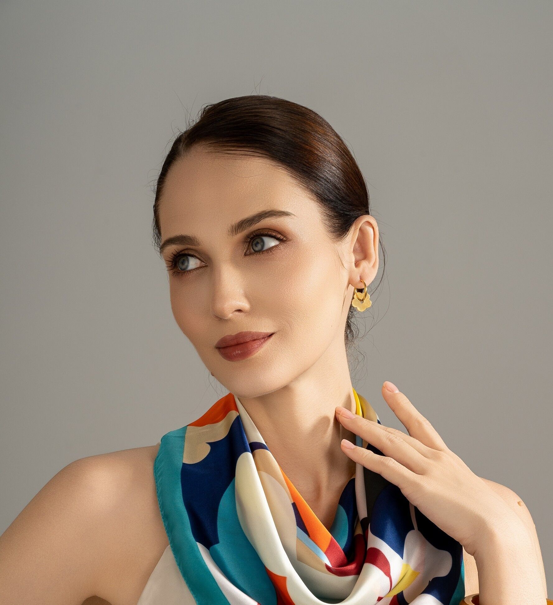 Moderne minimalistische Blumen-Creolen – Edelstahl