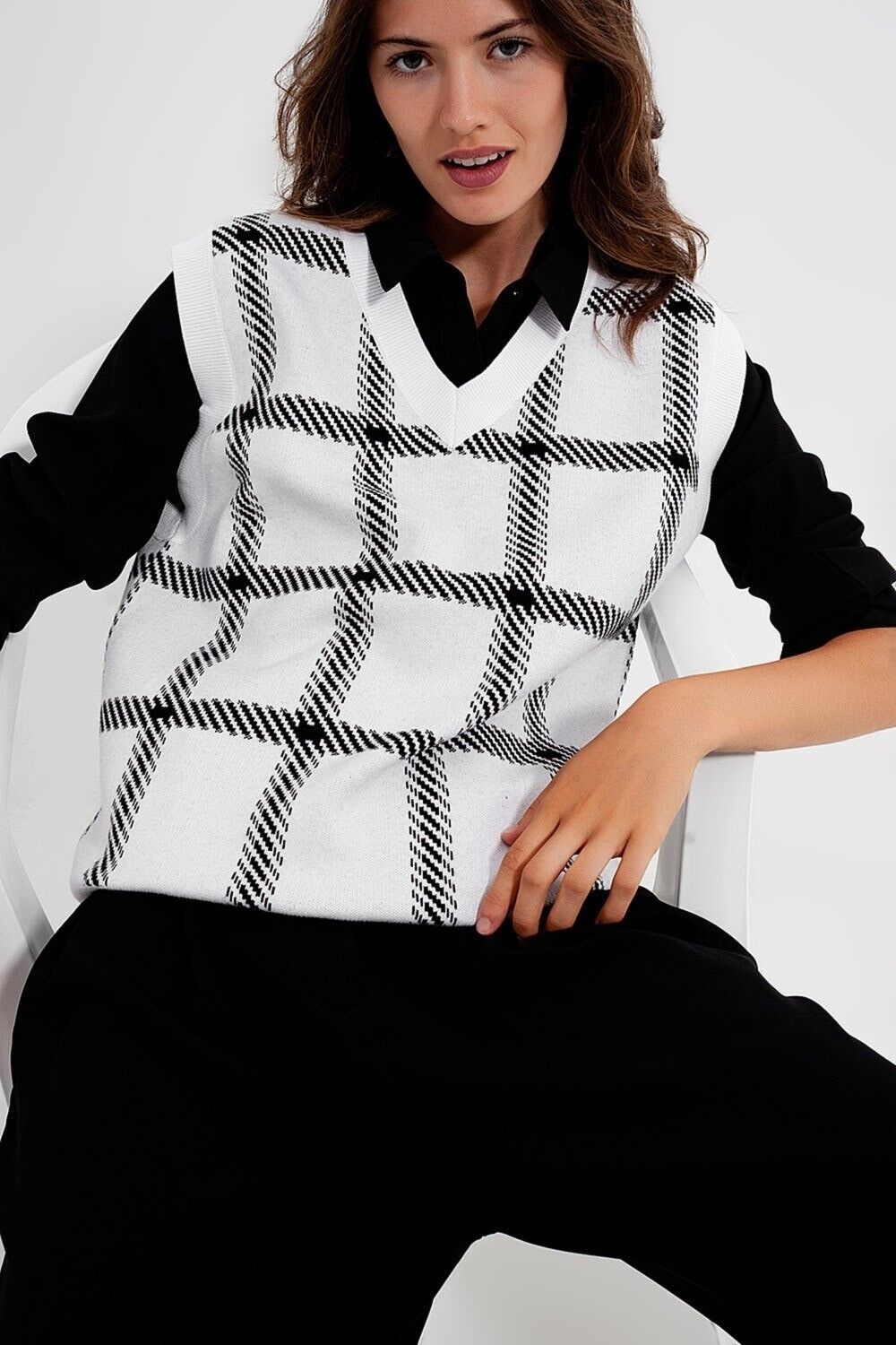 Buy wholesale Knitted vest with big crosshatches