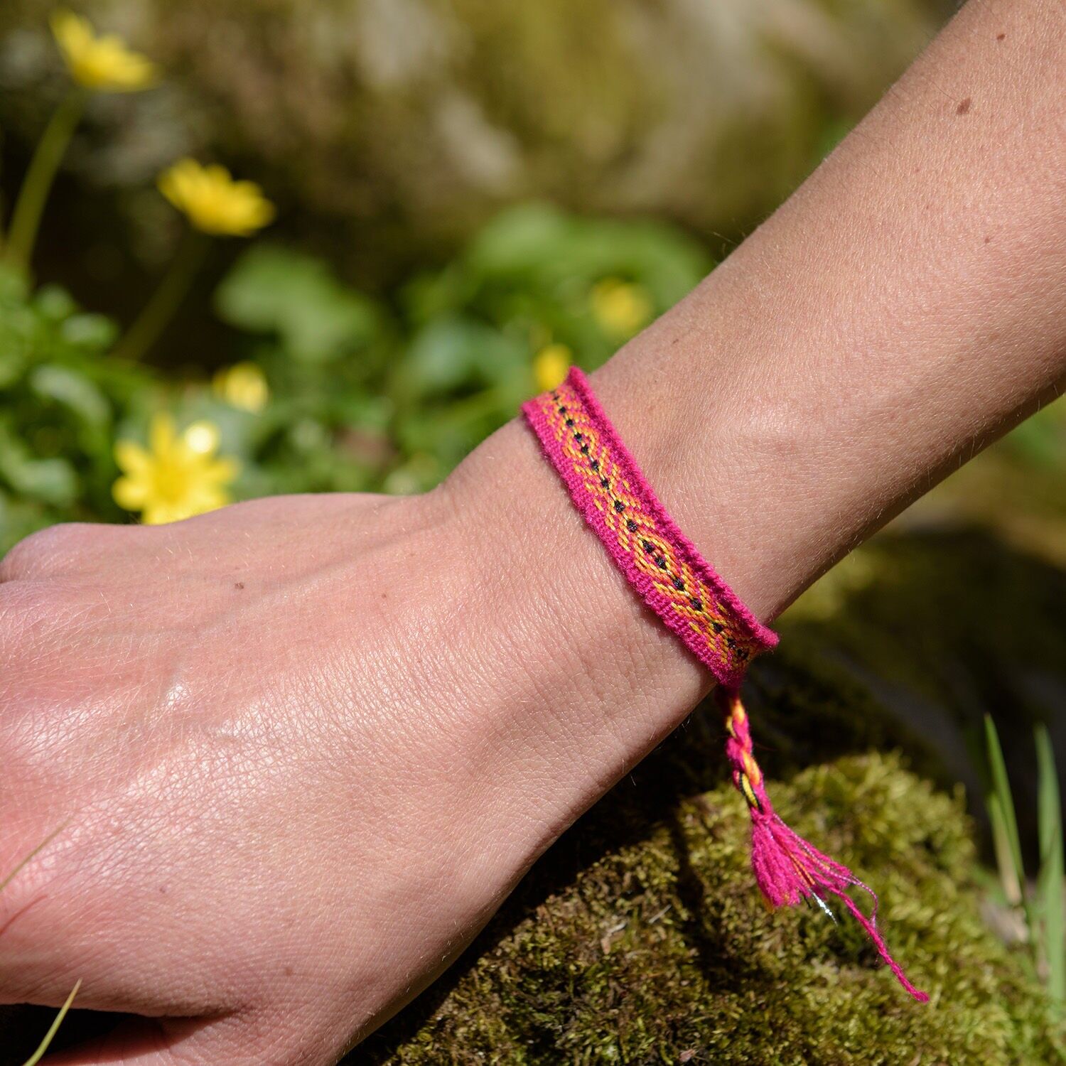 Lotto di 50 braccialetti assortiti (3 modelli)