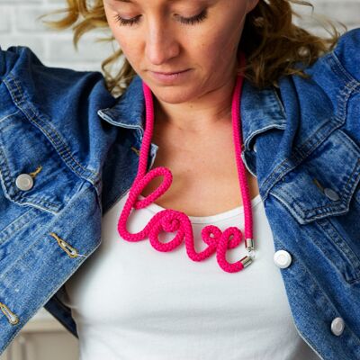 El collar de amor