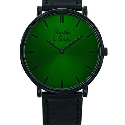 L'Indécise in black leather with a green background
