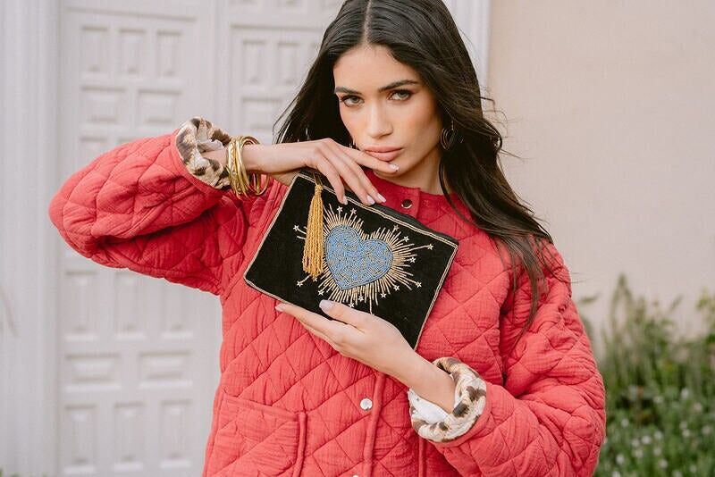 POCHETTE STELAR IN VELLUTO NERO A CUORE