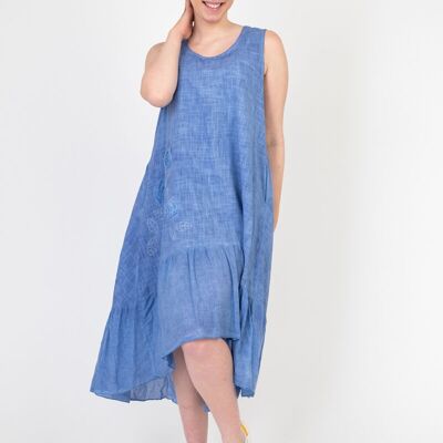 Robe grande taille avec broderie floral bleu (C8015)