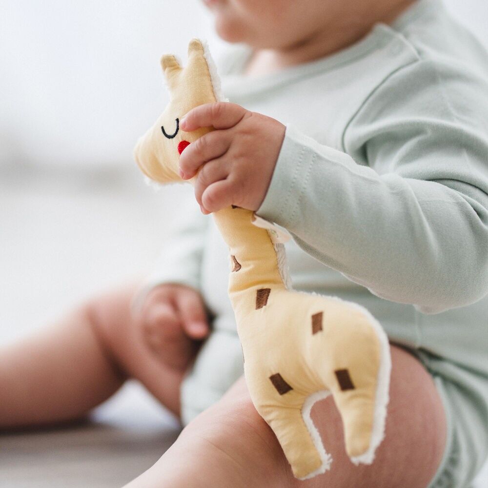 Bambola con sonaglio organico per giraffa
