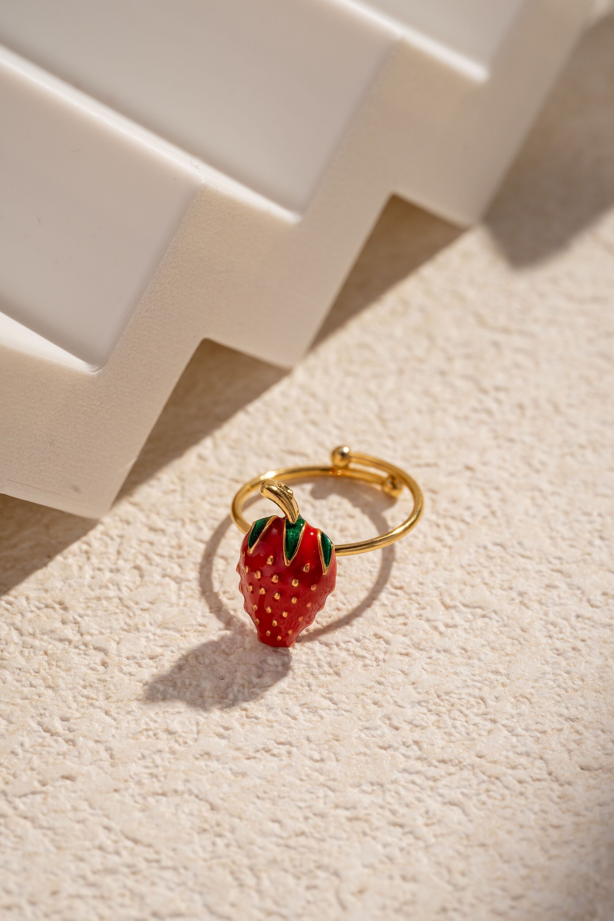 Anello regolabile alla moda in acciaio inossidabile con fragola