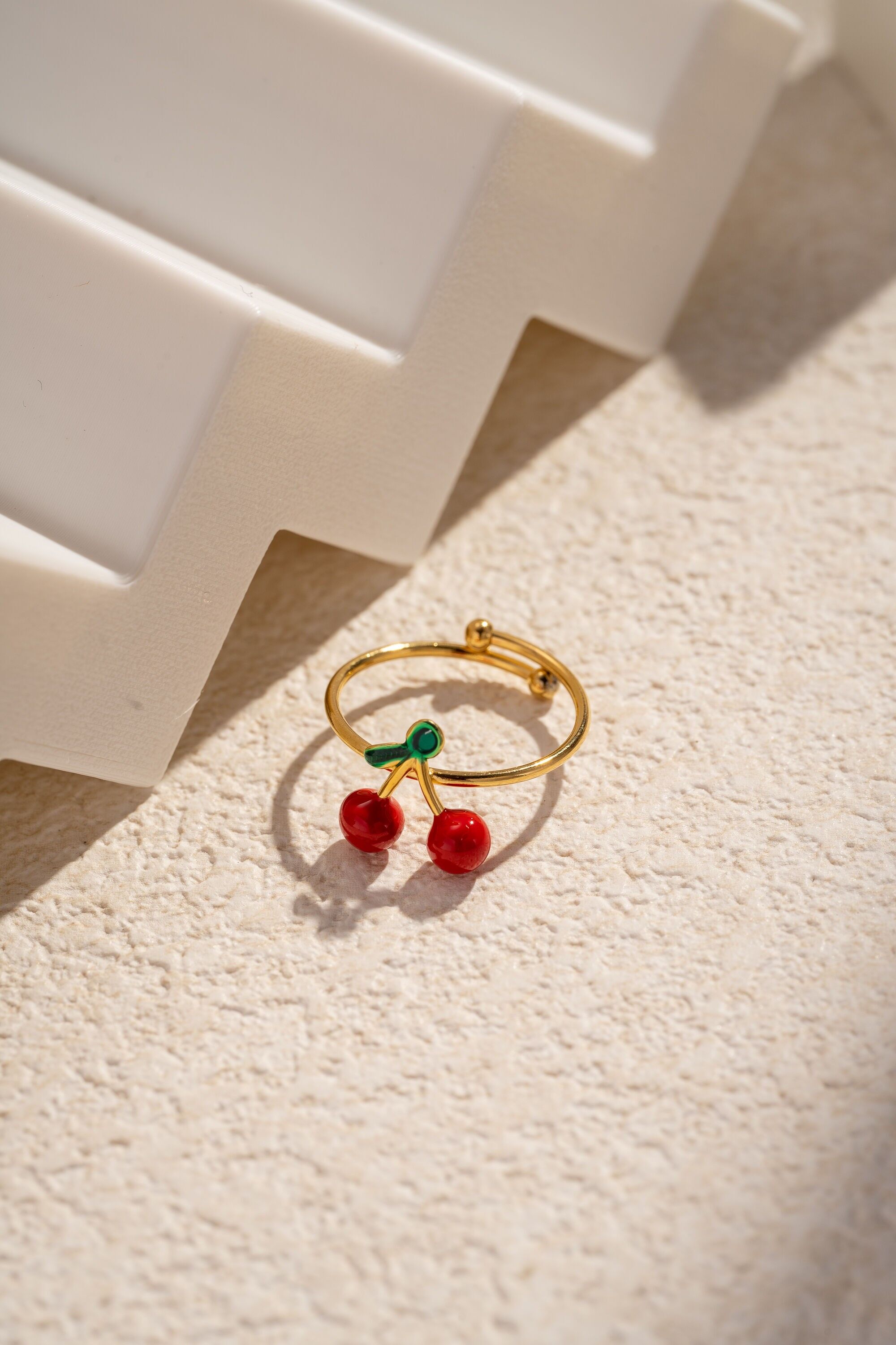 Anello raffinato con ciliegia rossa - Acciaio inossidabile regolabile