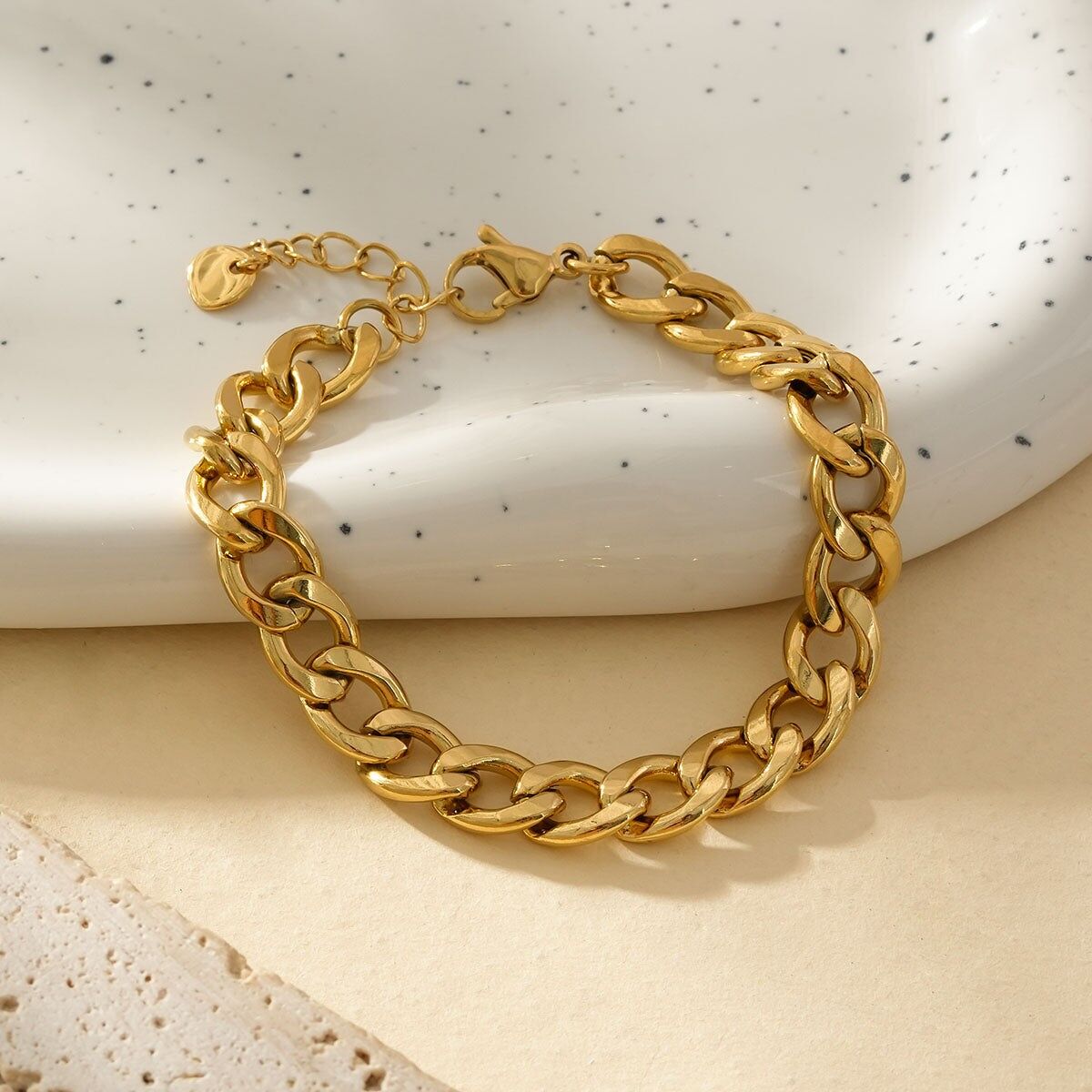 Bracciale a catena in oro con maglie spesse