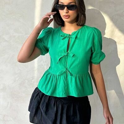 Blusa verde con lazo