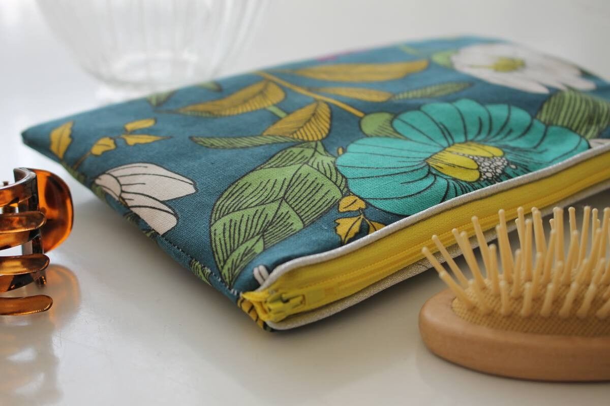 Astuccio con cerniera Alna in peonia bianca