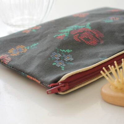 Pochette zippée Alna fleurs brodées