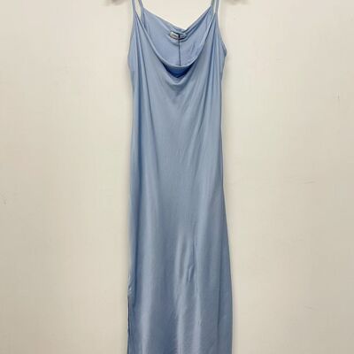 Robe fluide à bretelles fines