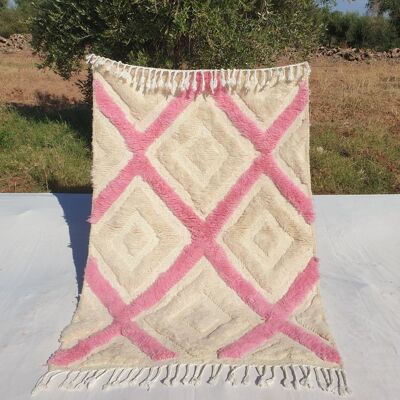 Tiwli | Tapis marocain blanc et rose 3x5 – Beni Ourain Ultra Doux | 115x166 cm