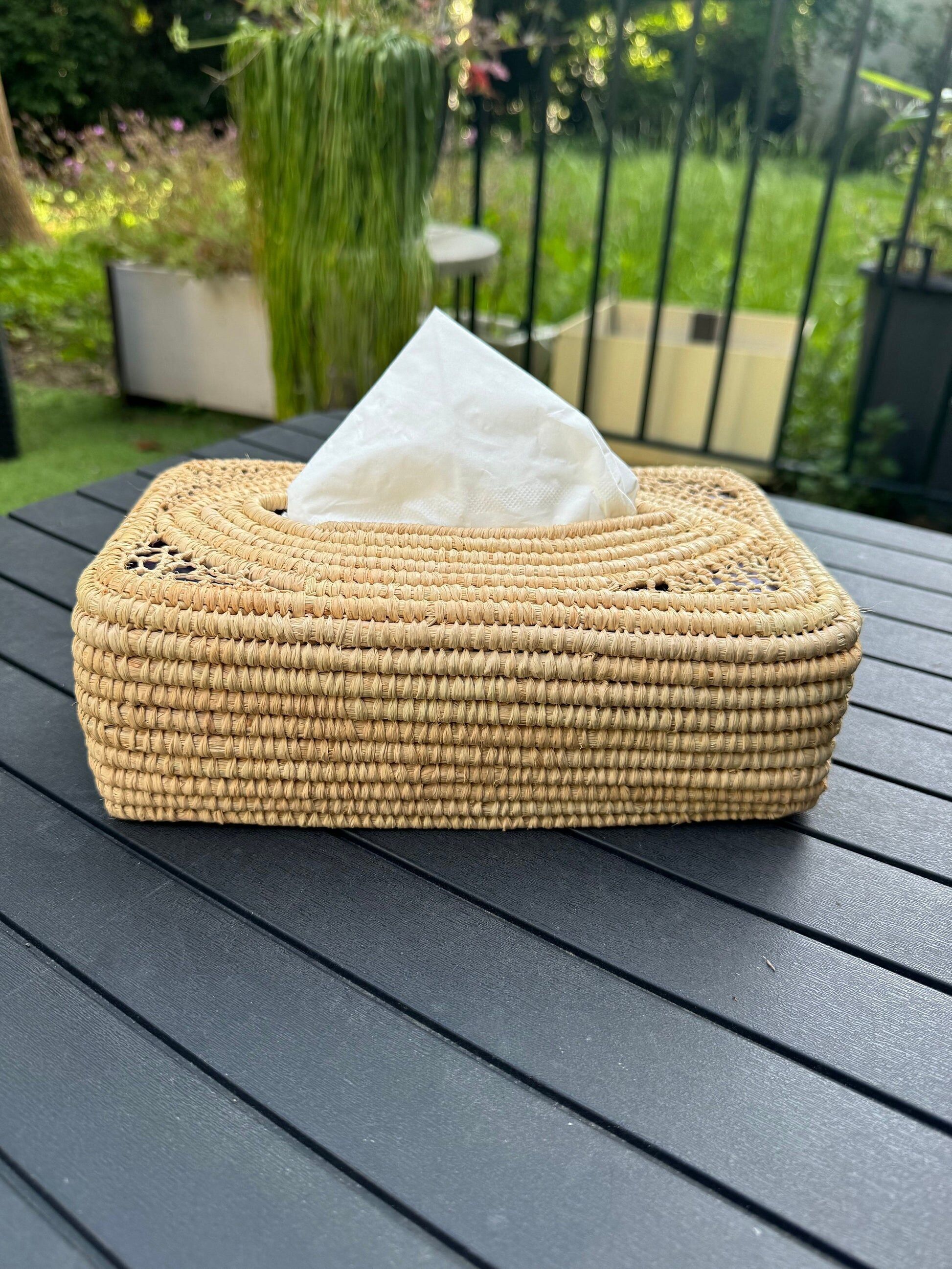 Boîte à mouchoirs en raphia ajouré – Décoration bohème faite main