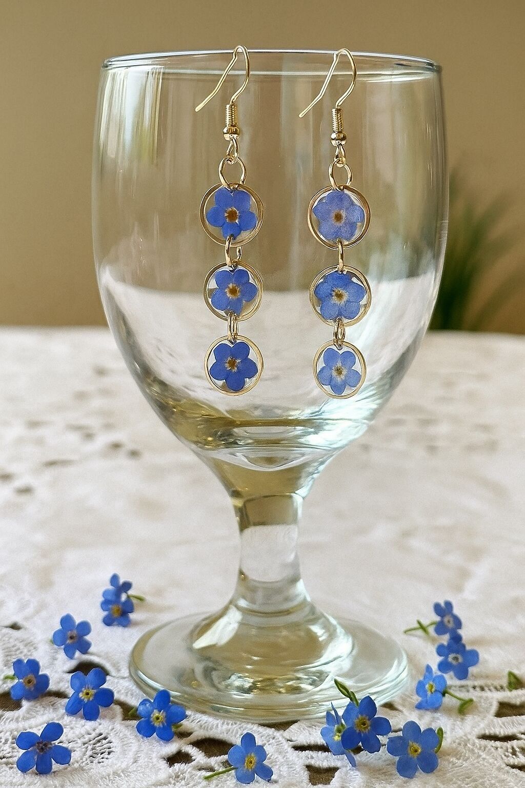 Orecchini in resina e fiori naturali