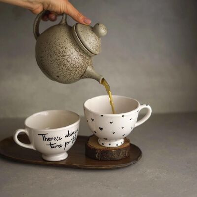 Tazza di tè con messaggio