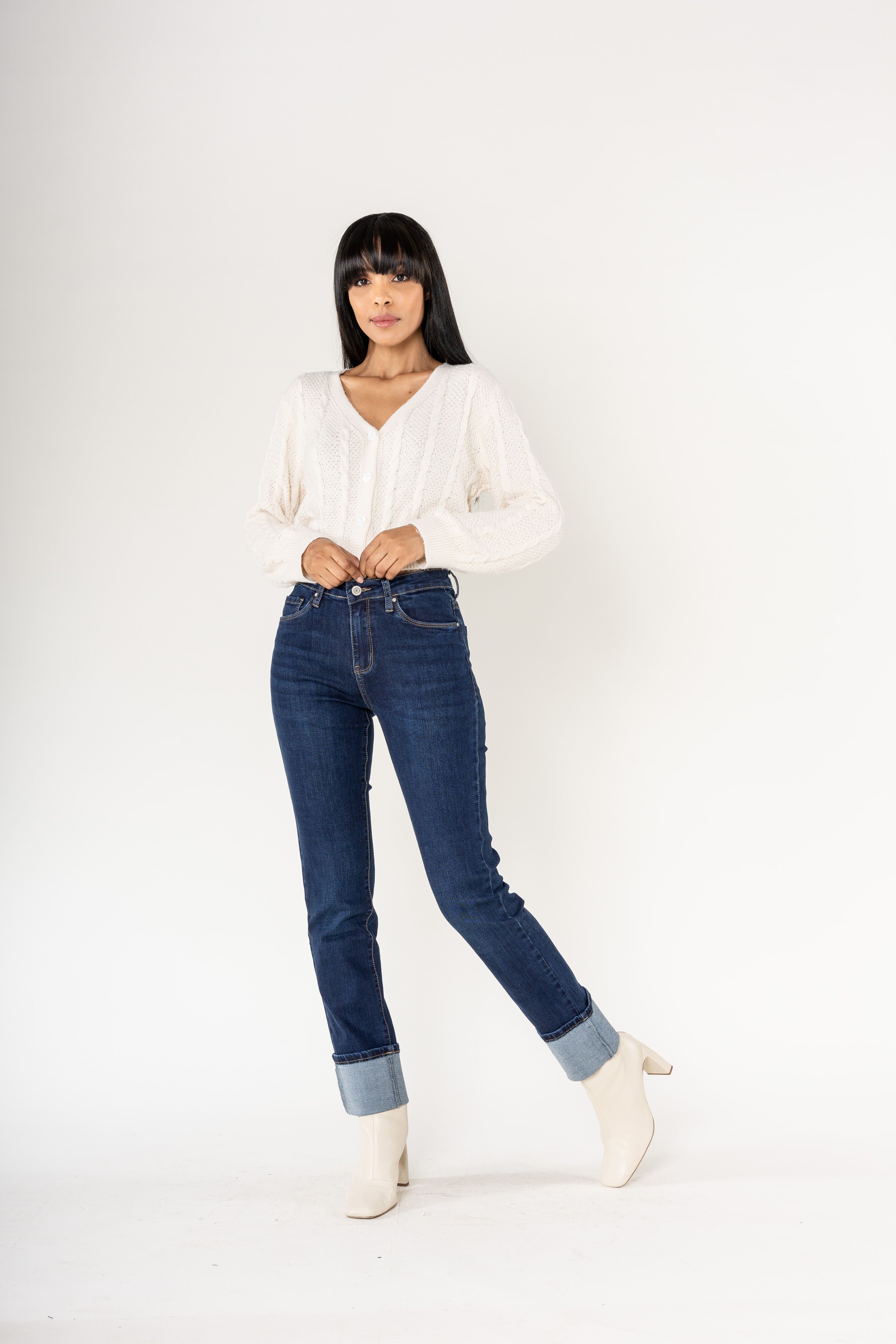 Jeans dritti regolari Nina Carter con risvolto alto P600