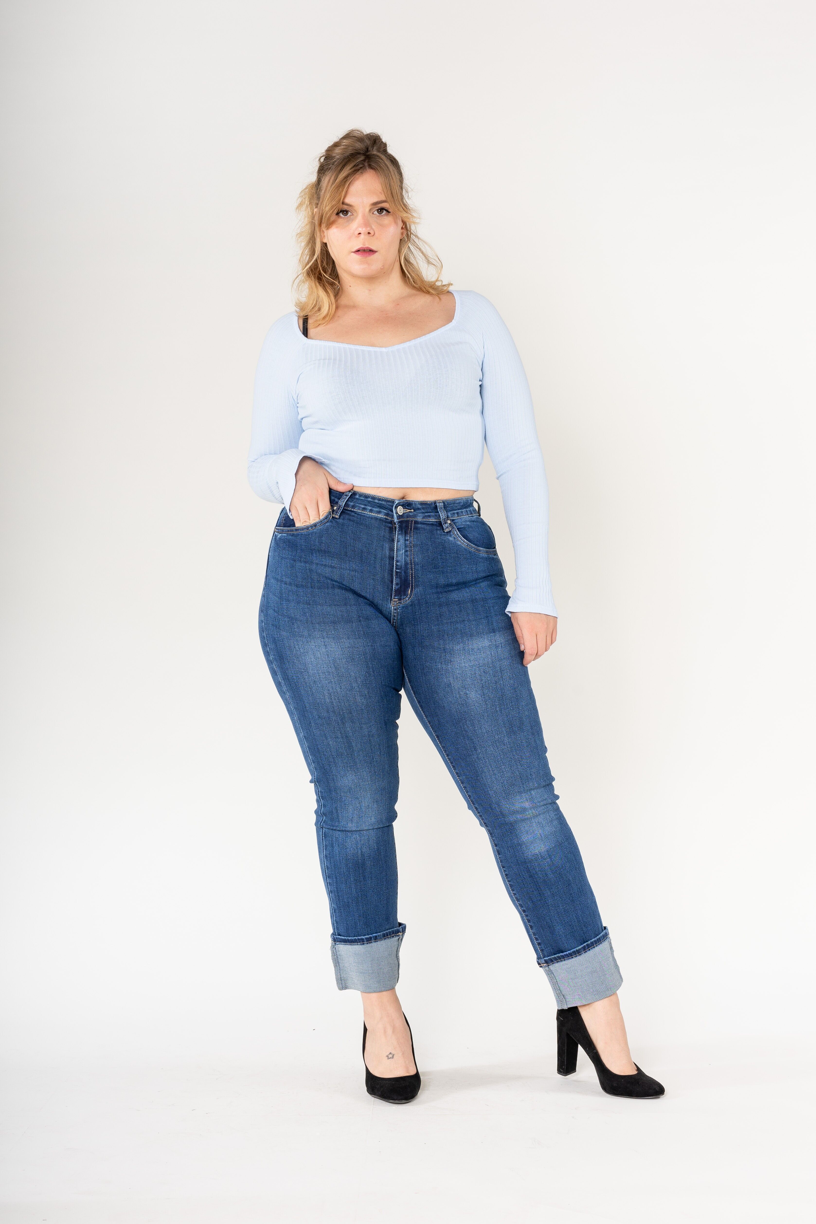 Jeans dritti regolari Curve Plus Size con risvolto largo P602