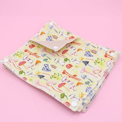 5 sheets of paper towels - Mushrooms
