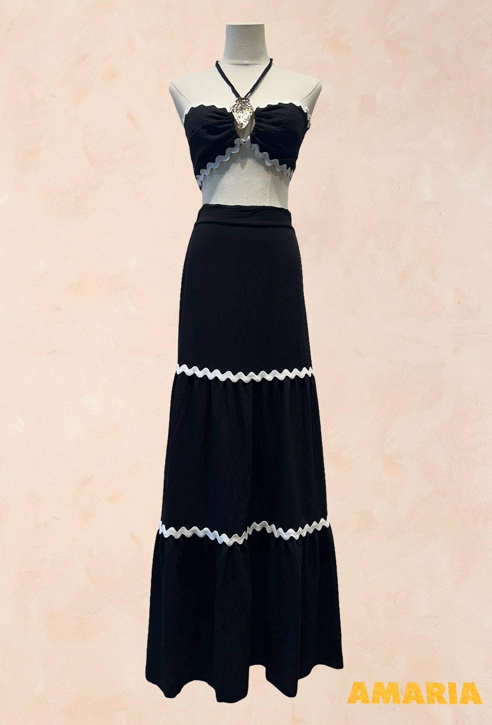 6902-7 - 2-teiliges Set - Oberteil mit Schmucksteinen und langer Rüschenrock