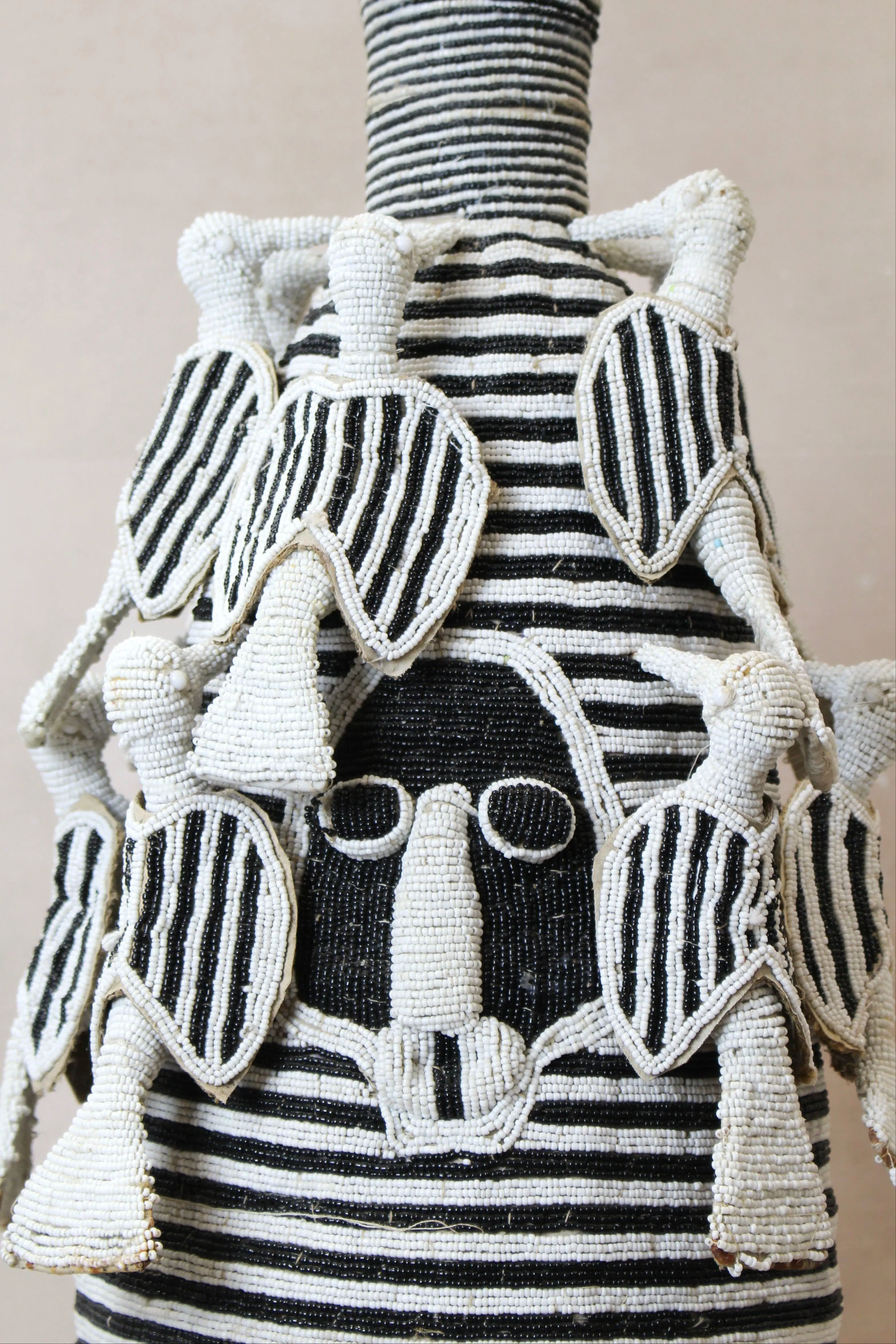 Buy wholesale Yoruba Royal Crown Black & White - 15.2