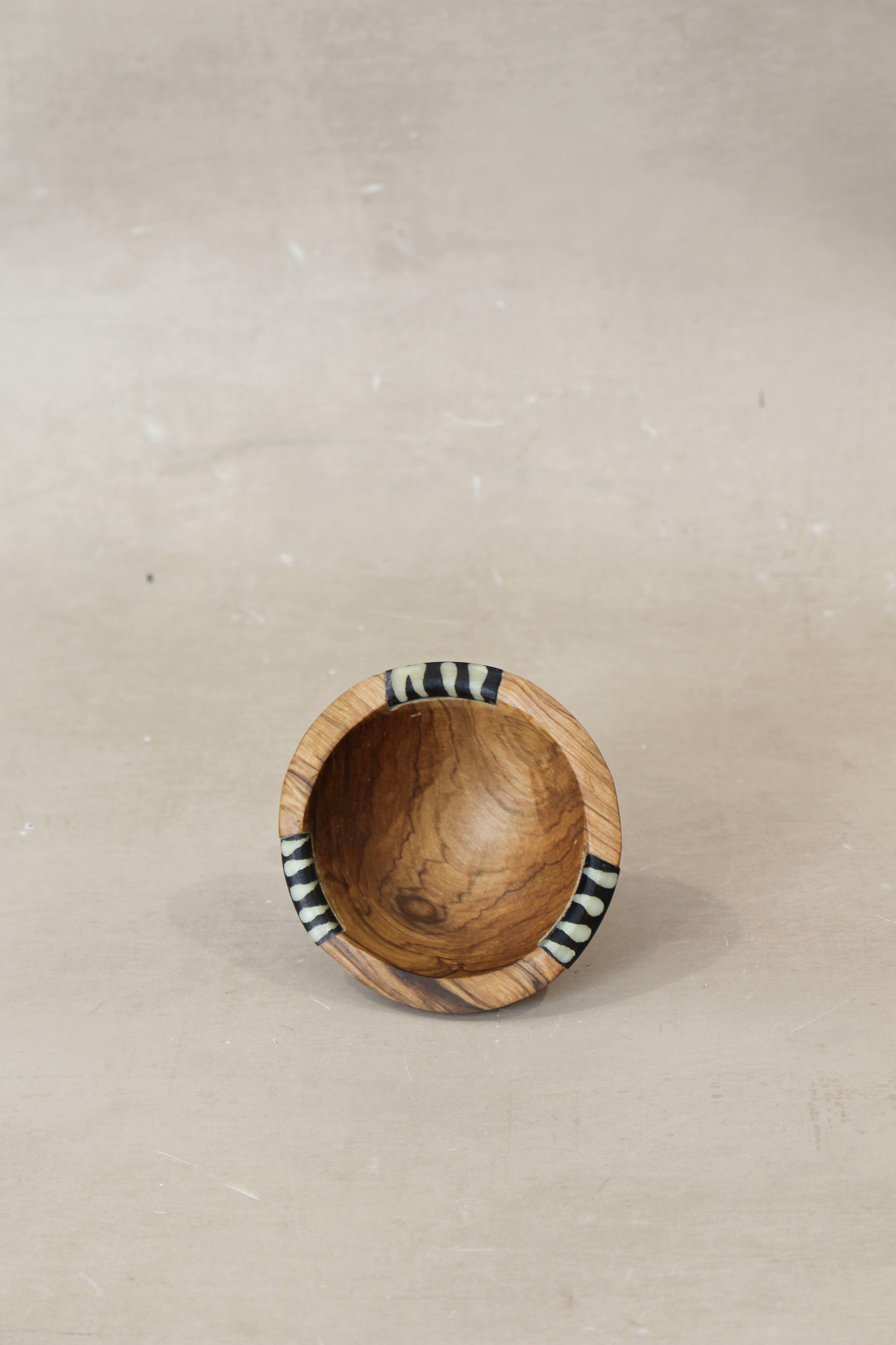 Plat en bois avec incrustation | WD02