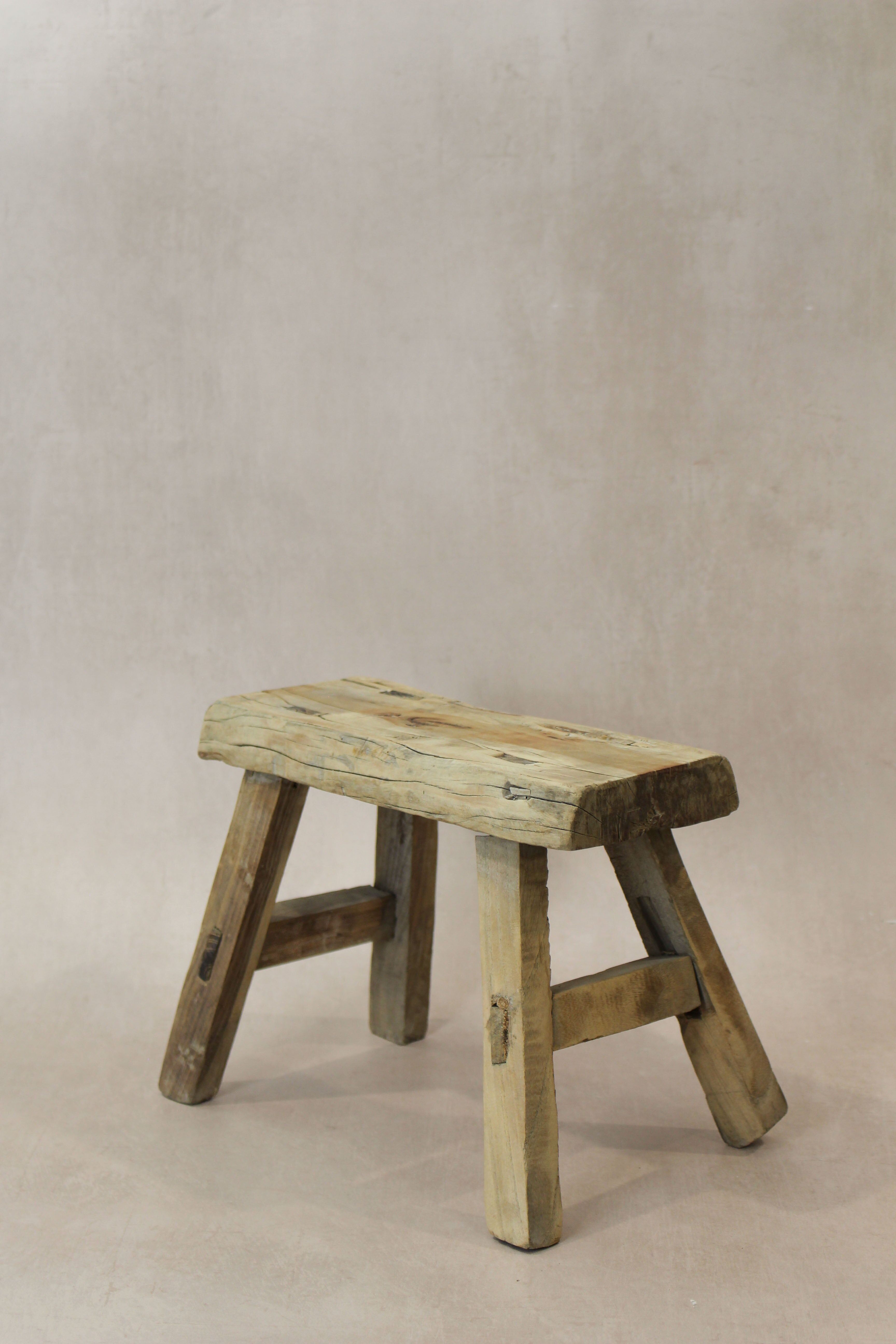 Rustikaler Vintage-Hocker aus Ulmenholz - Klein - Nr. 22