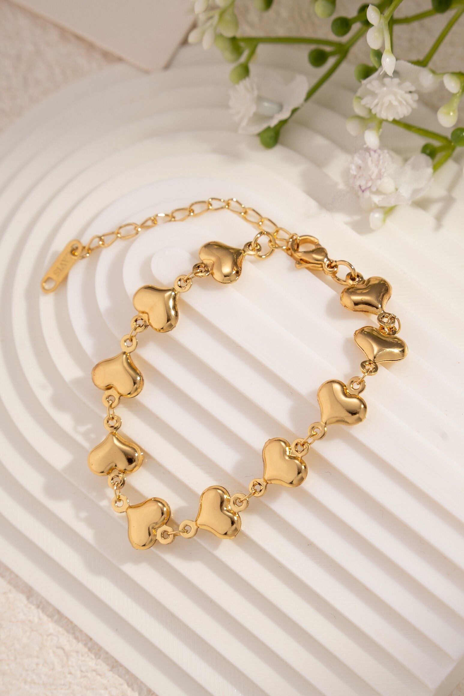 Elegante bracciale a catena a cuore in acciaio inossidabile dorato