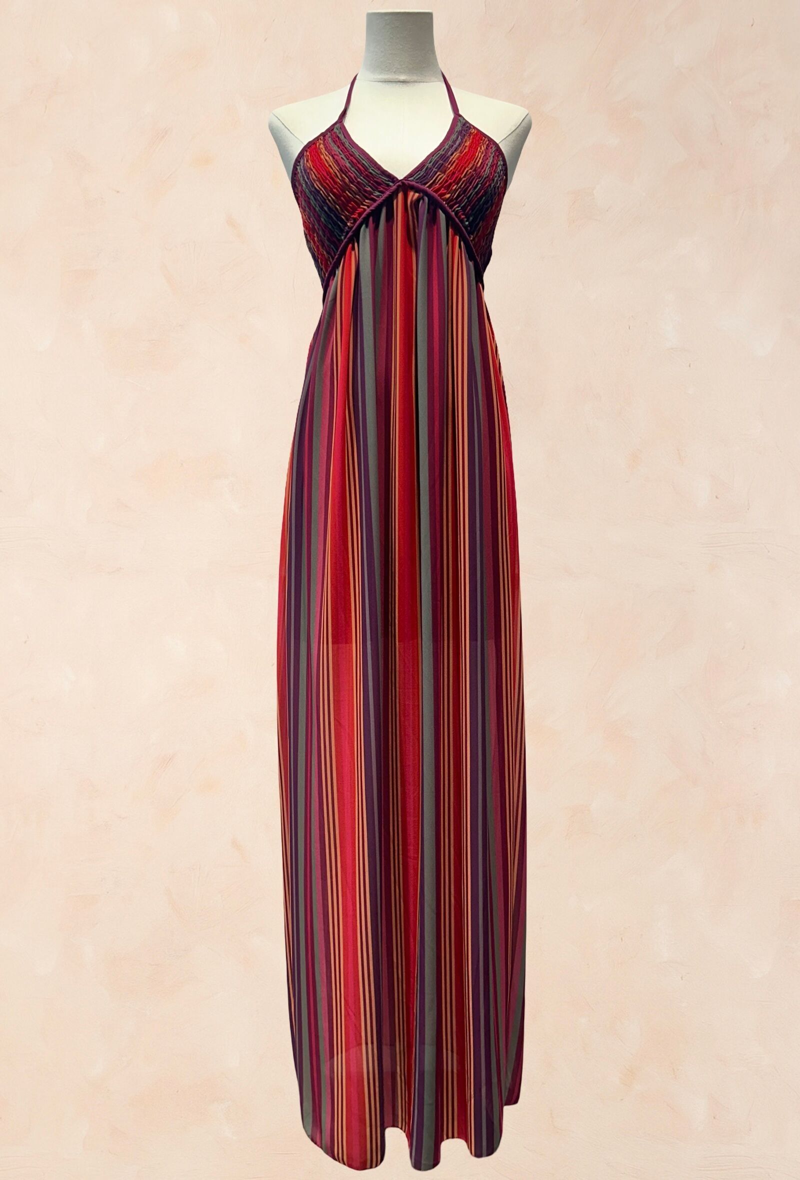 Gestreiftes, gesmoktes, trägerloses langes Kleid - 53973