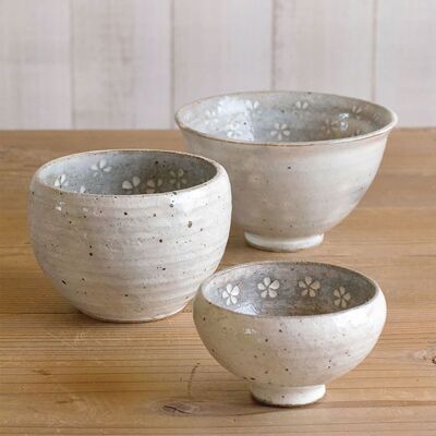 Mishima Ginpo Bowl with Floral Pattern