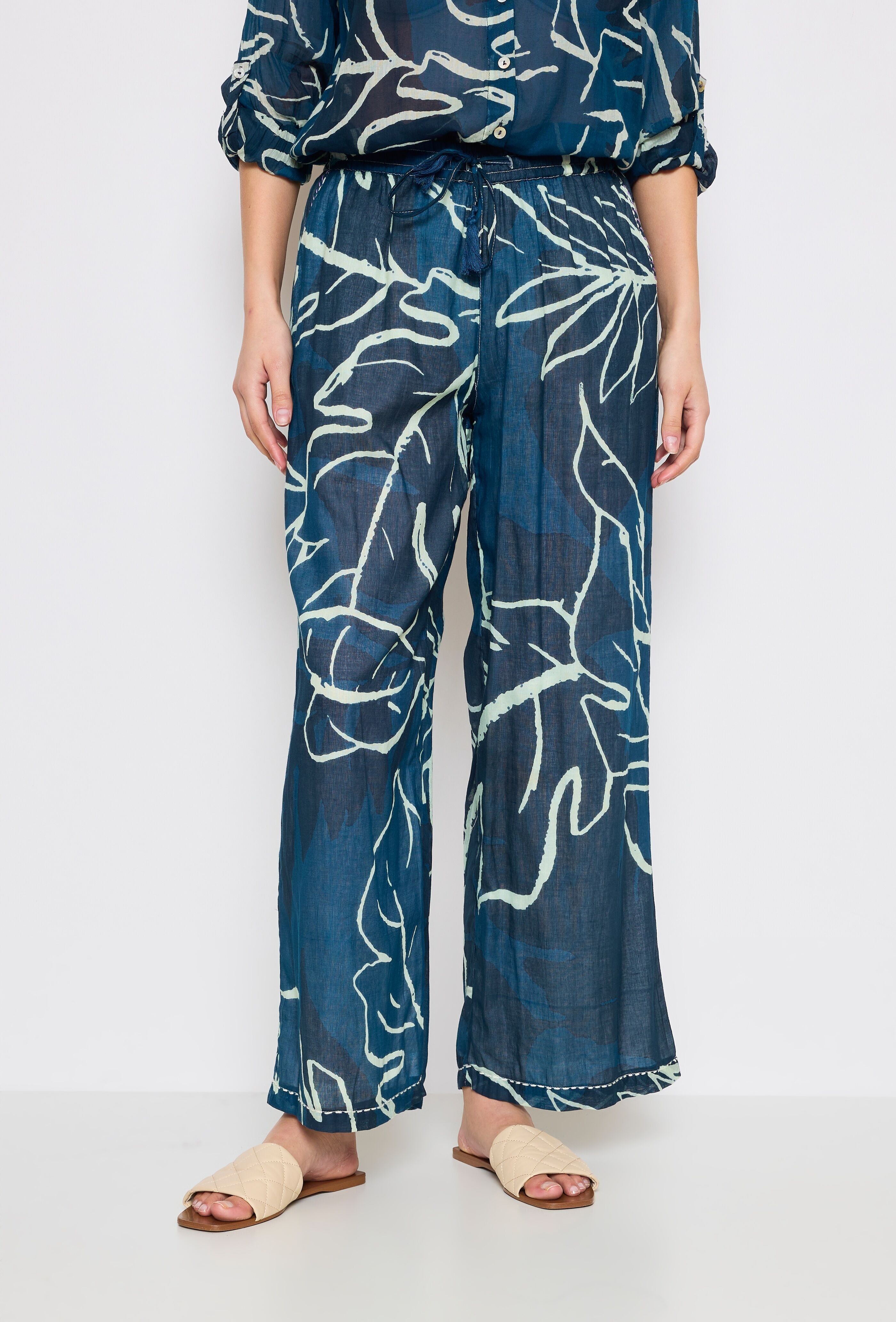 Pantaloni leggeri con stampa floreale