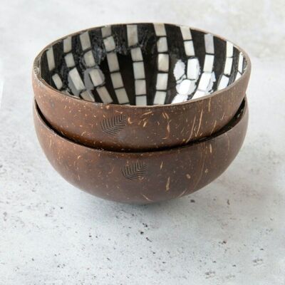 Coconut bowl with black mosaic rosette by MonJoliBol