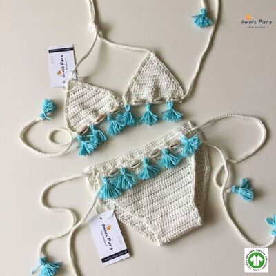 Lot de quatre bikinis en coton biologique faits main avec coquillages et pompons pour fille