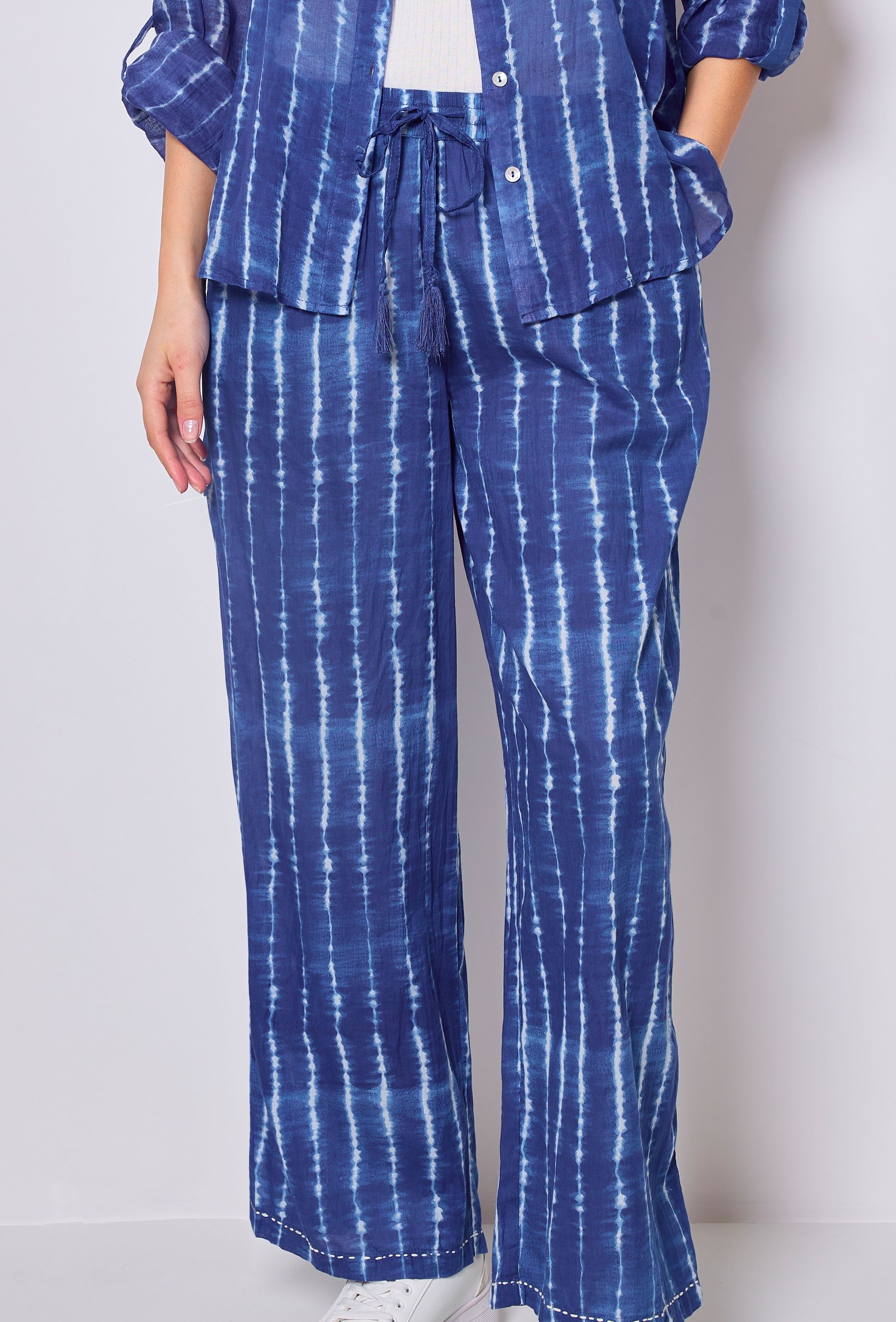 Pantaloni fluidi con fantasia