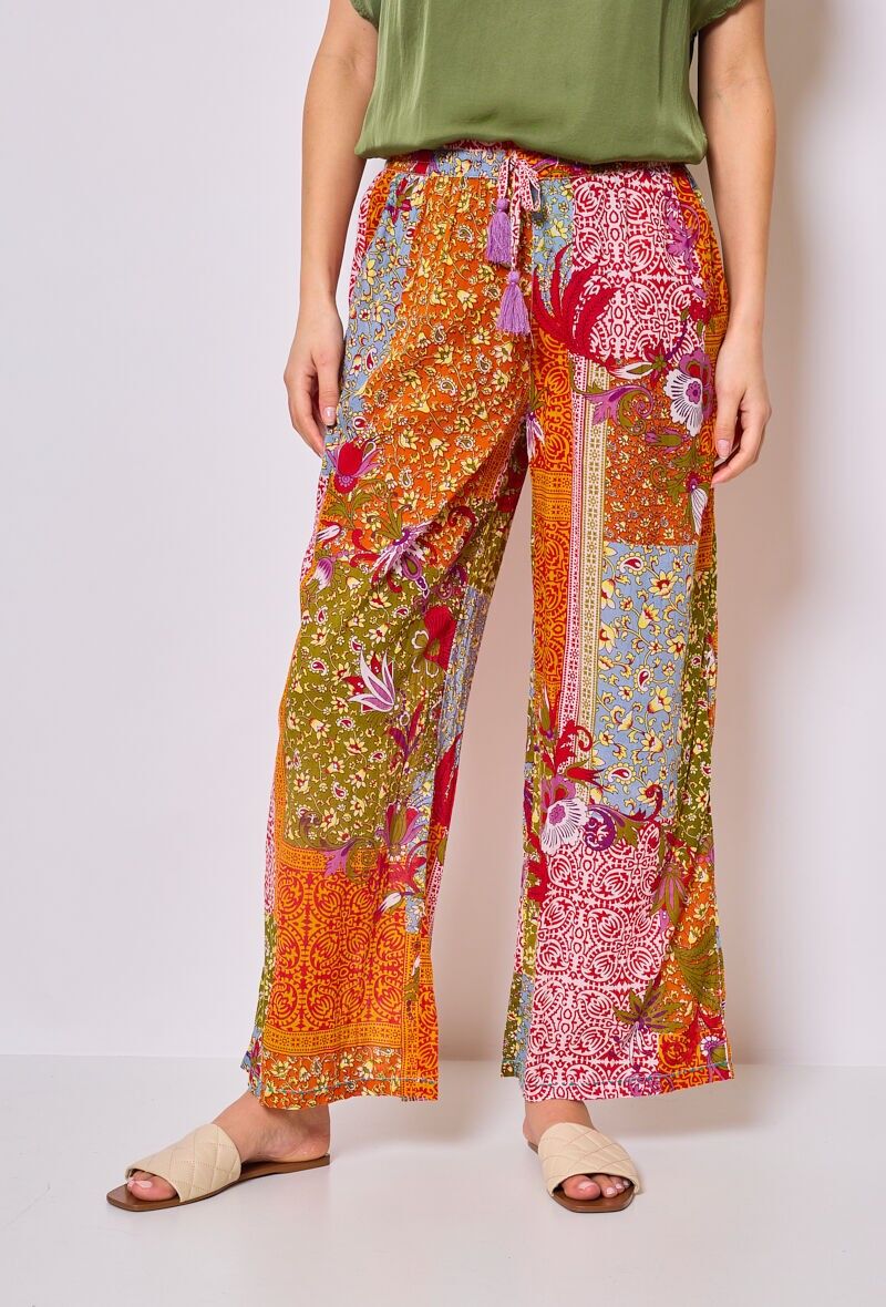 Pantaloni larghi stampati alla moda