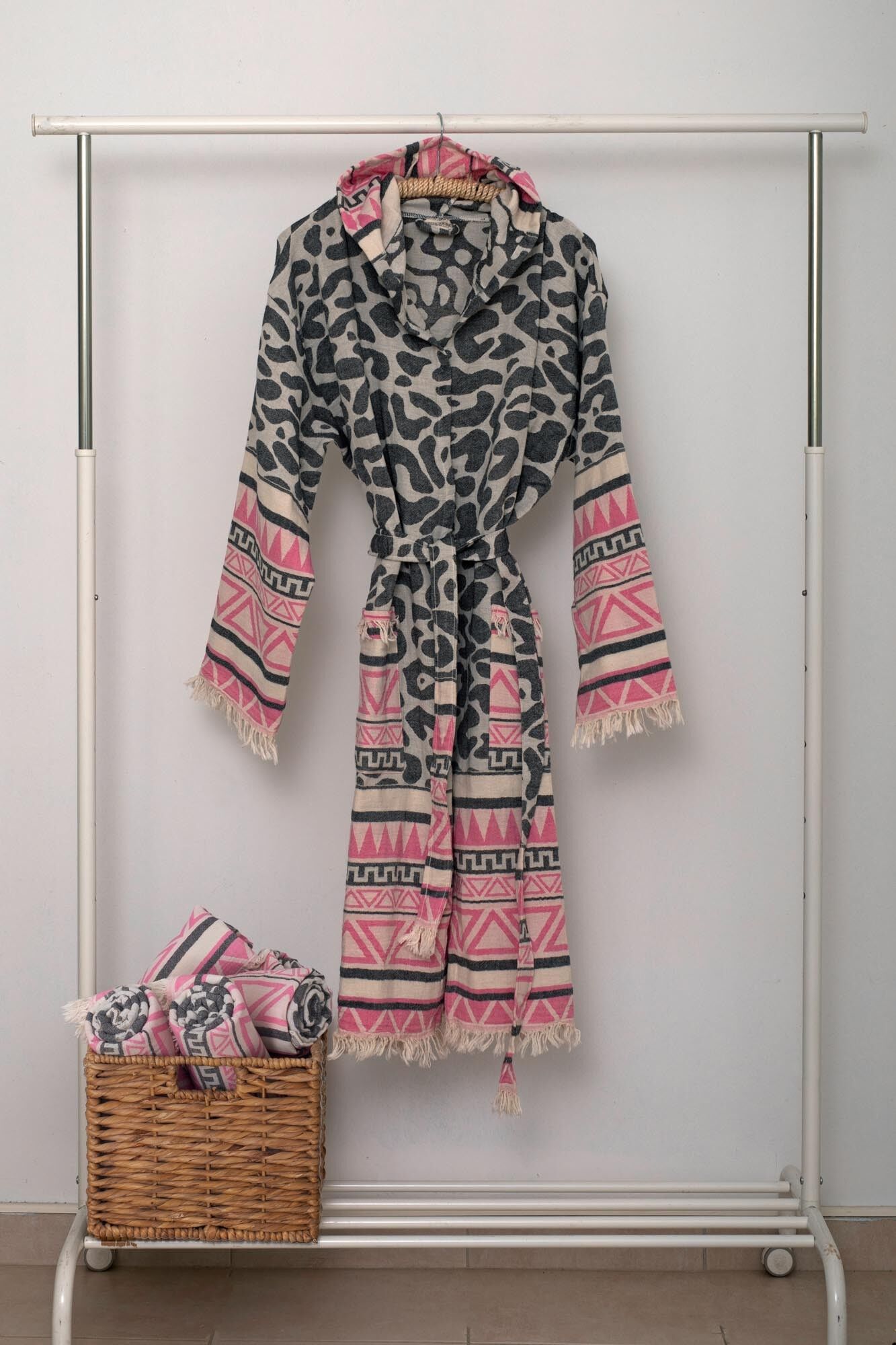 BATHROBE KEROS PINK & BLACK