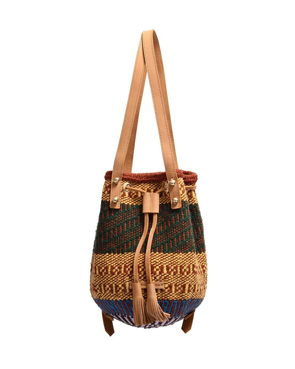 PIMA: Zaino in lana intrecciata a mano marrone, giallo, verde e blu