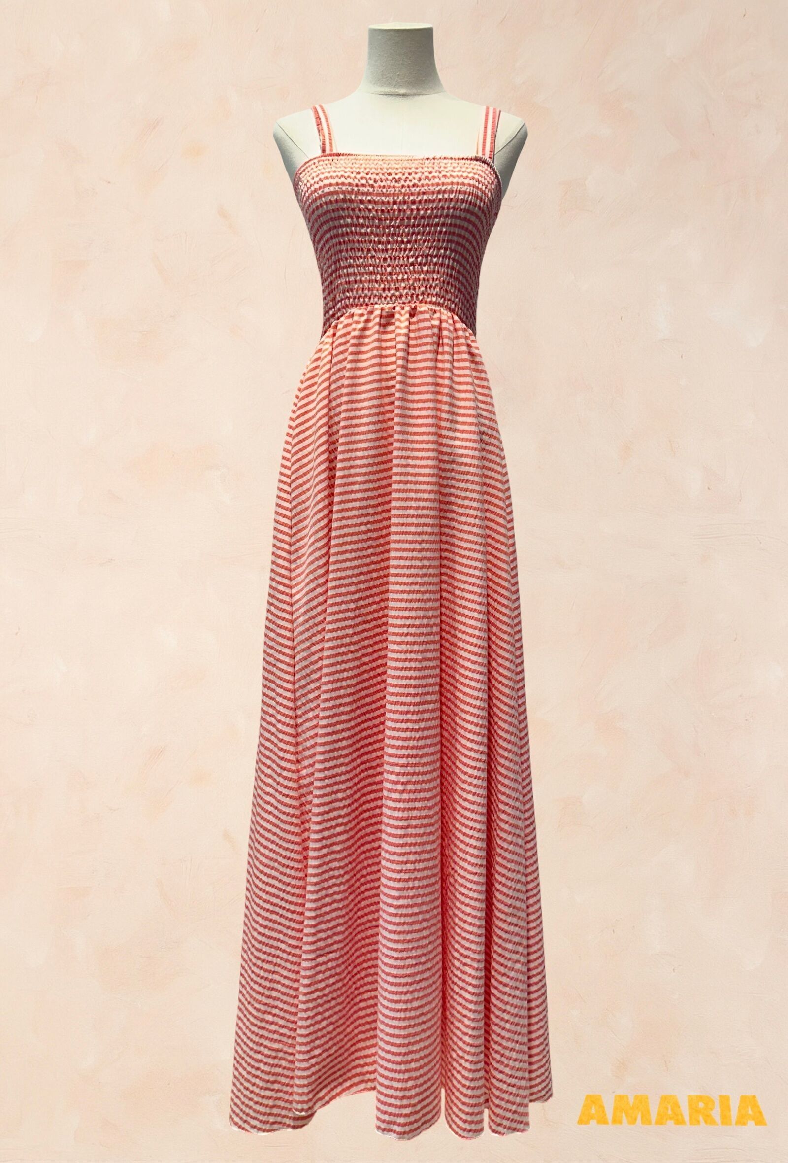 Langes Kleid mit dünnen elastischen Trägern - 50439