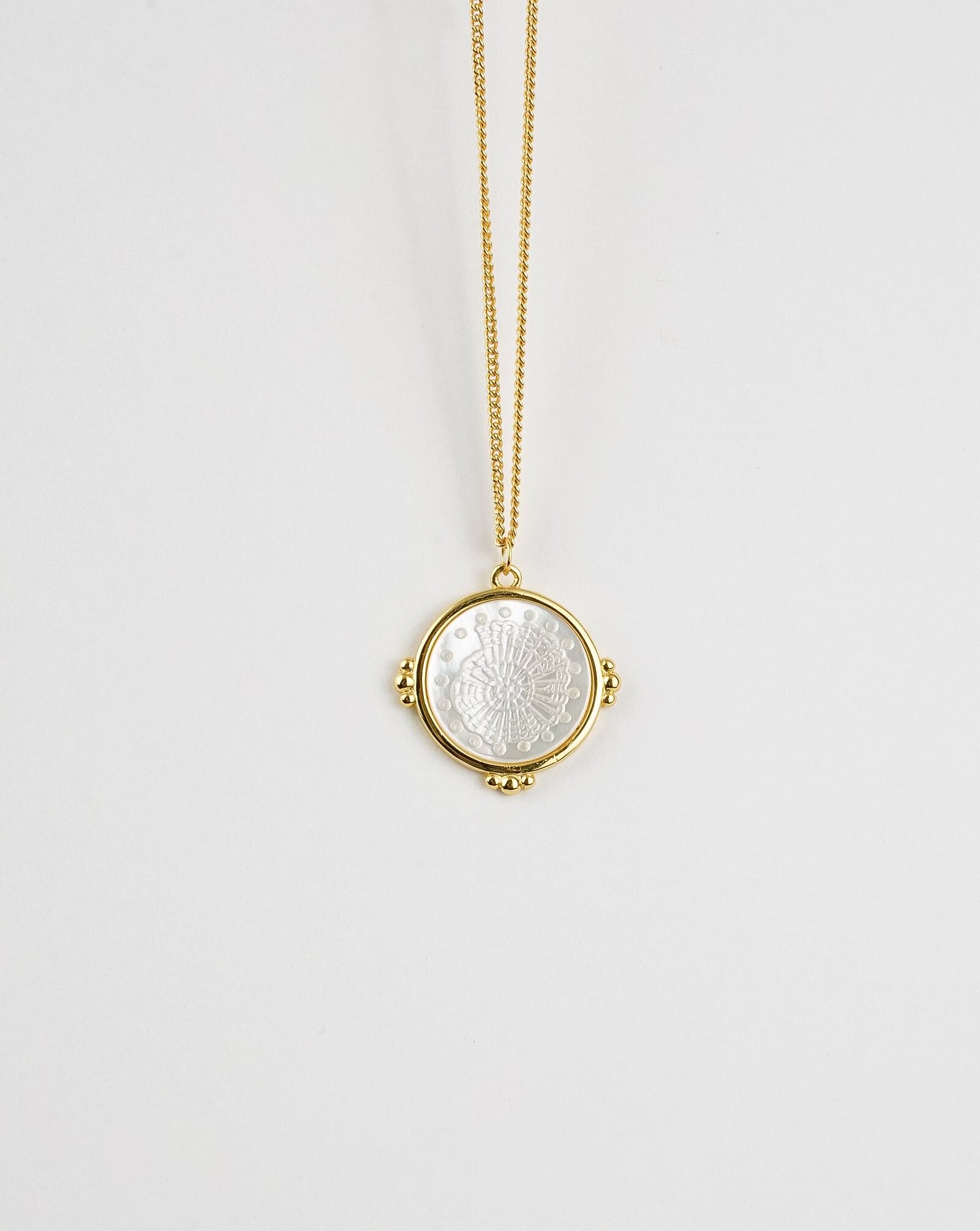 Perlenkette mit Muschel-Print