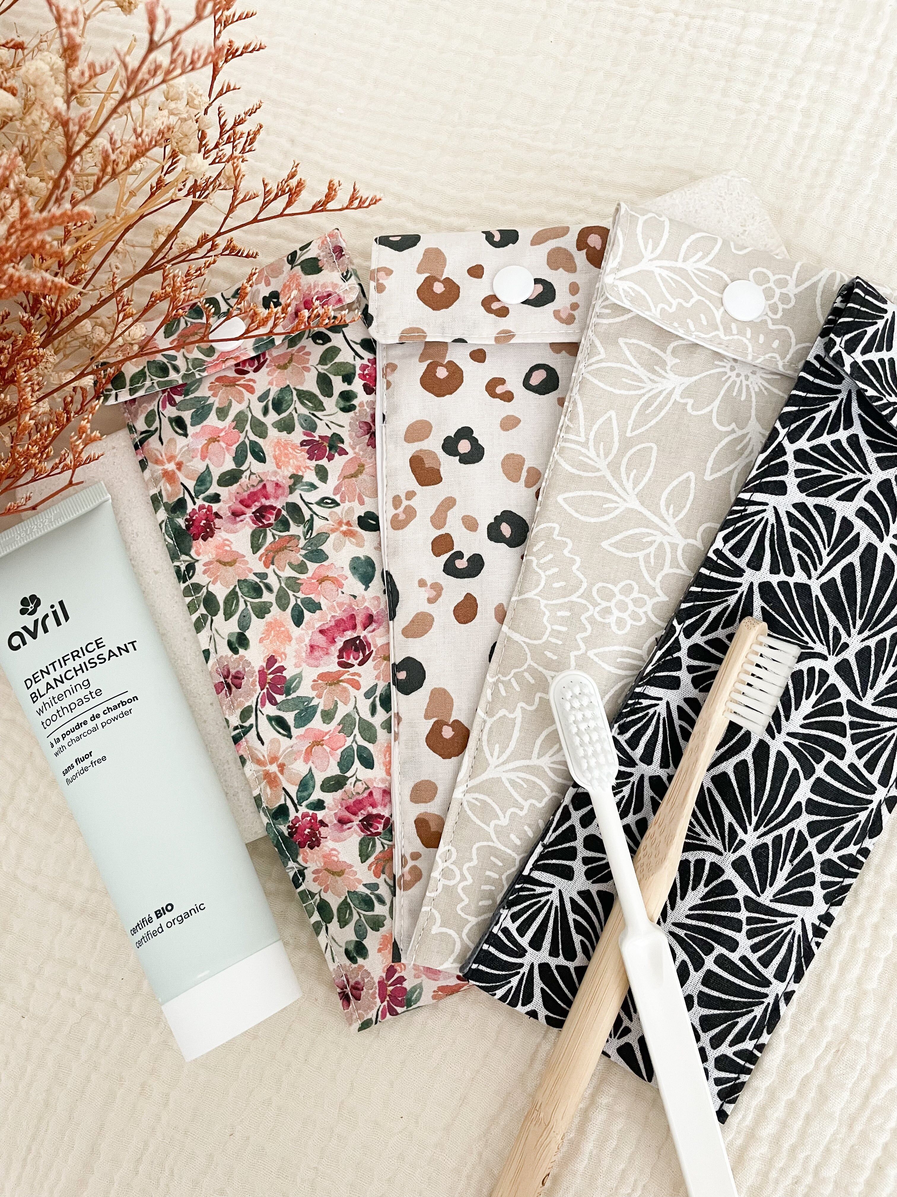 Custodia impermeabile per spazzolino e dentifricio