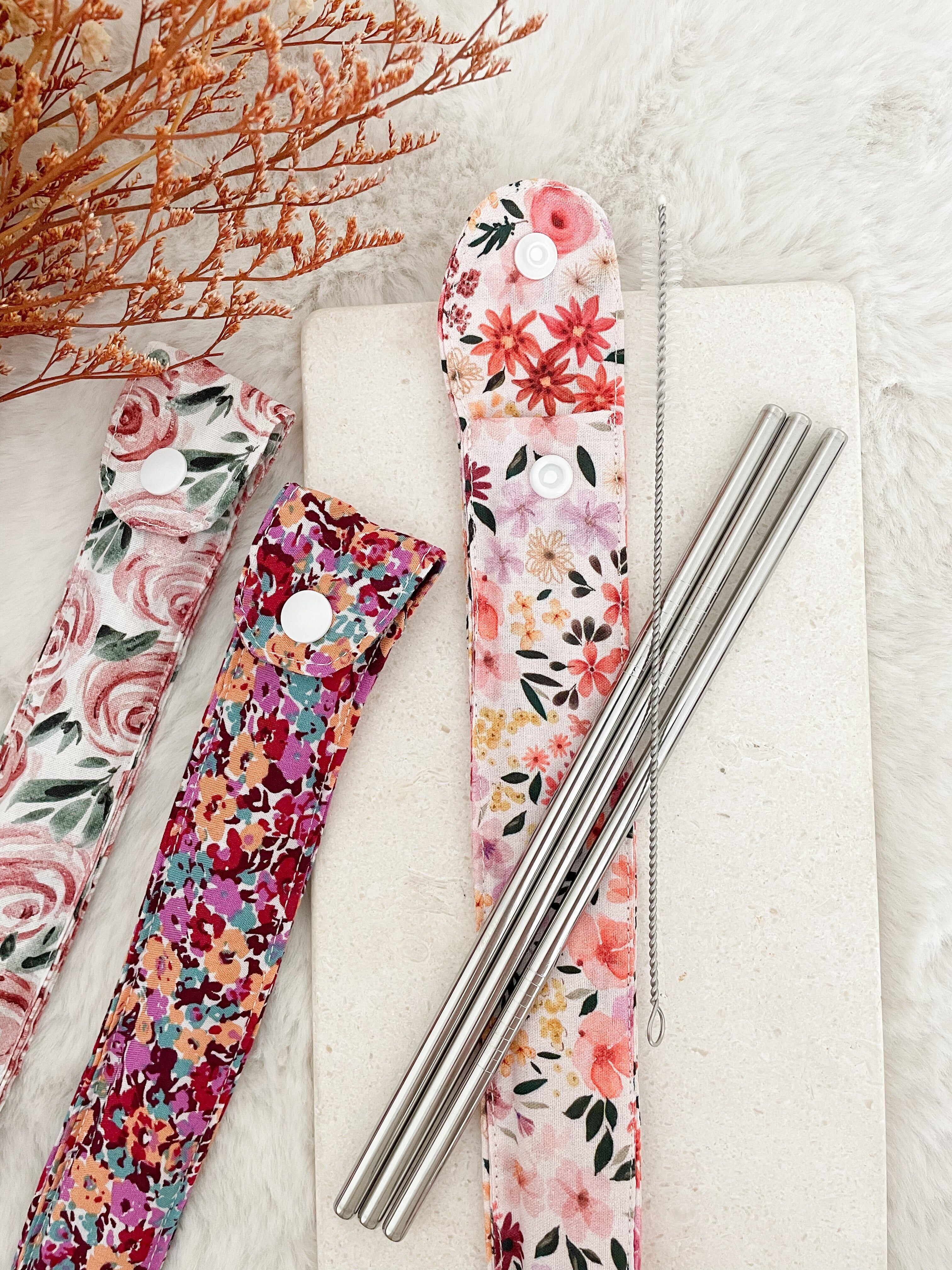 Set di 3 cannucce in acciaio inox fornite con la loro custodia e uno scovolino per bottiglie