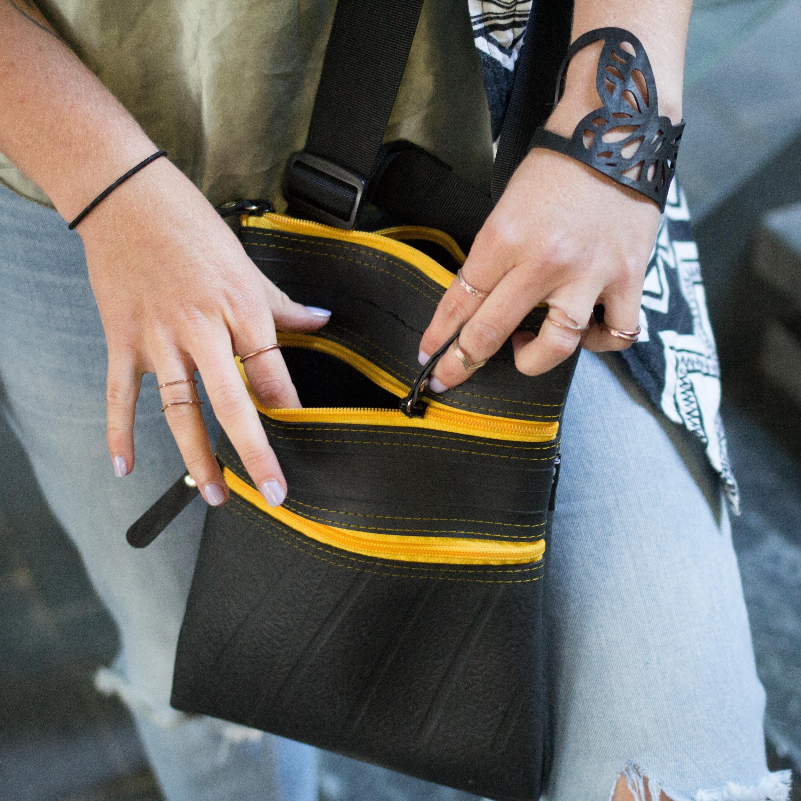 Braccialetto a forma di farfalla in gomma riciclata Papillon