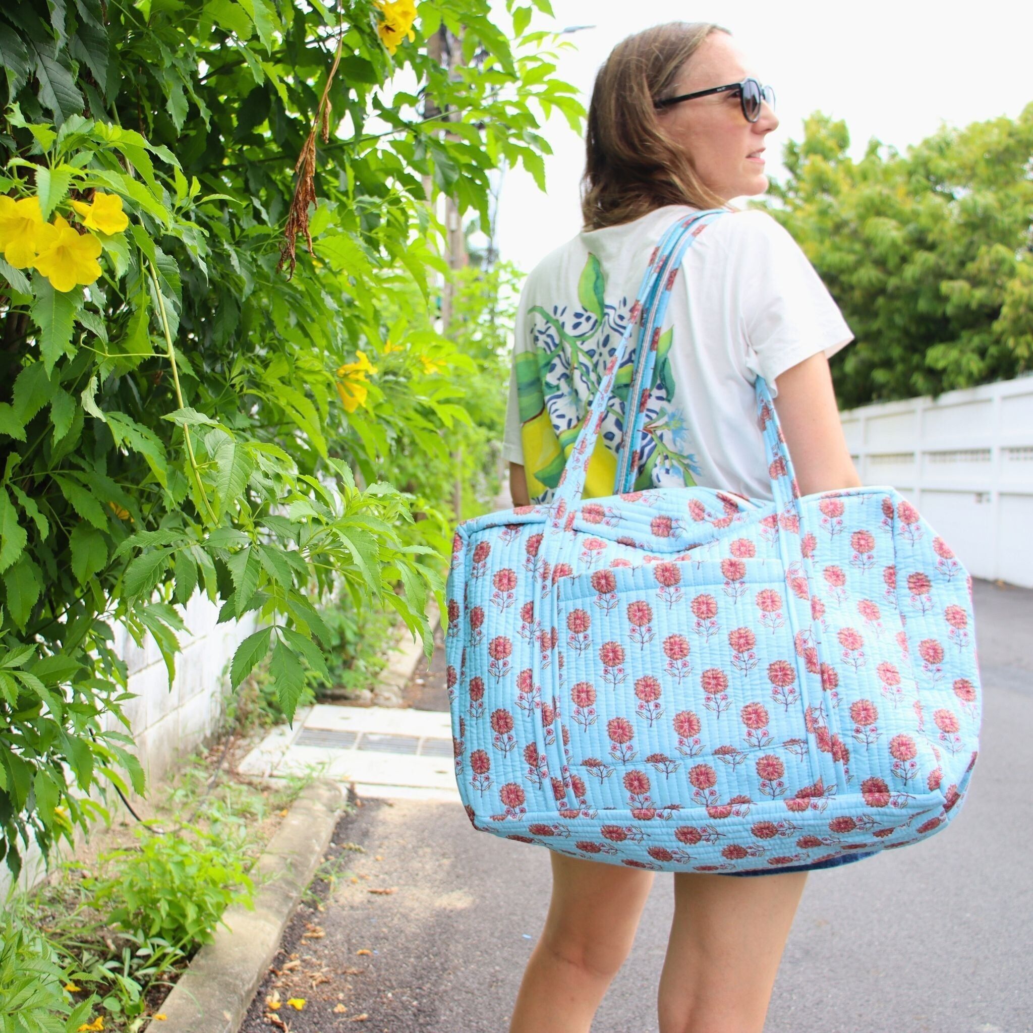 Lys Soft Blue Weekend or Changing Bag